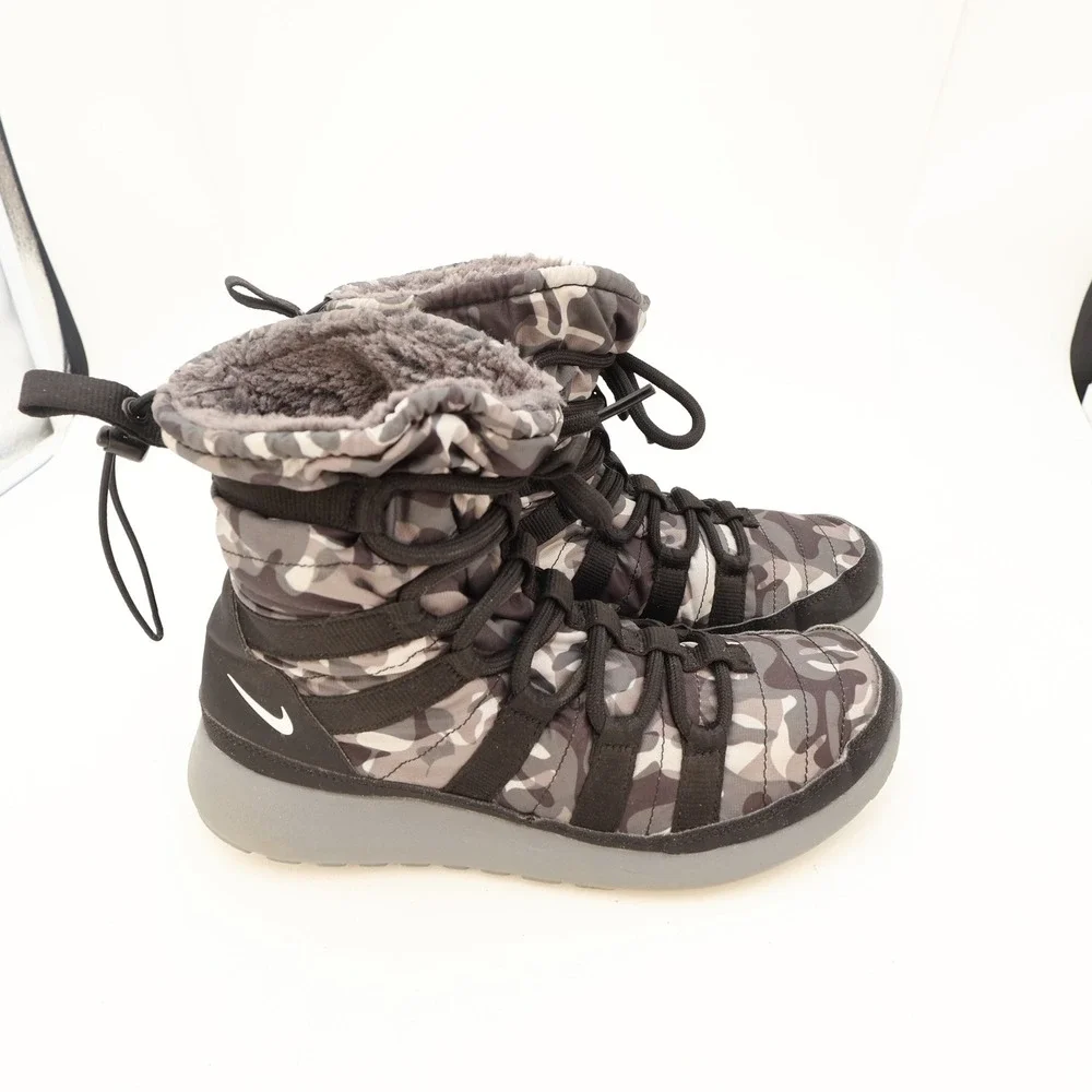Nike Roshe One Hi Flash GS Camo Winter Boots Black Grey 807425-001 Womens 7.5